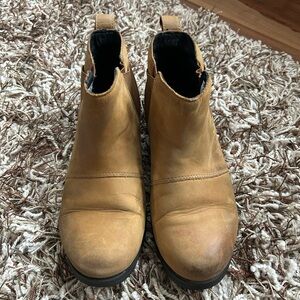 Women’s Sorel Tan Ankle Boots